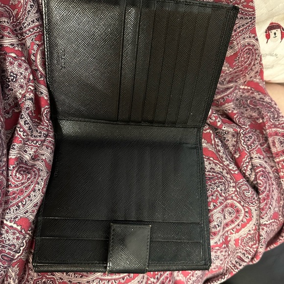 Authentic Prada Saffiano Leather Bifold Wallet. - Picture 7 of 16